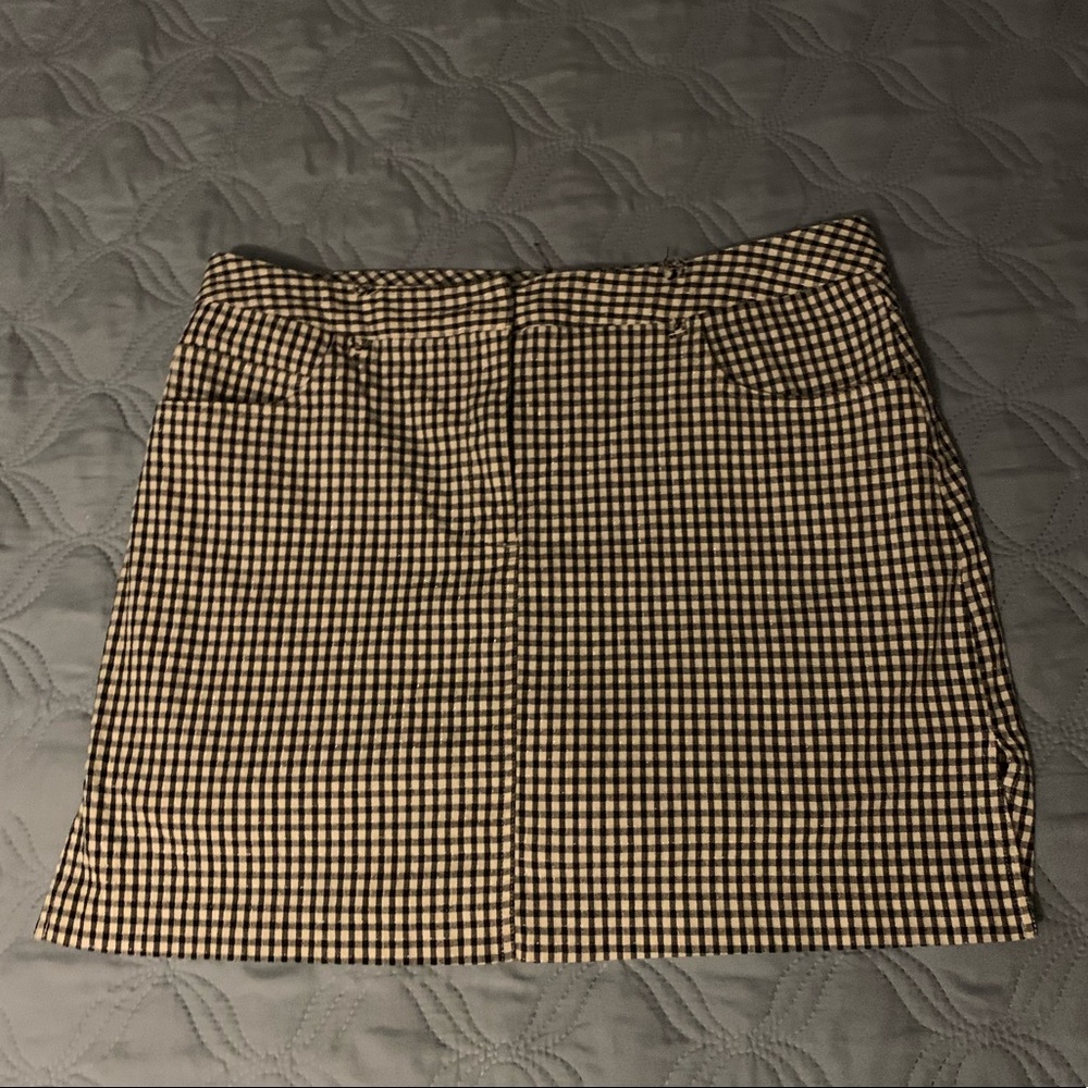 skirt with shorts (skort)